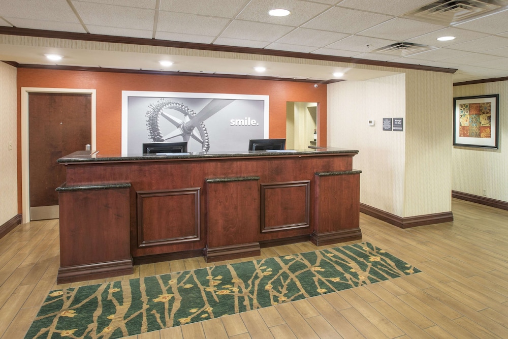 hampton inn and suites cincinnati union center