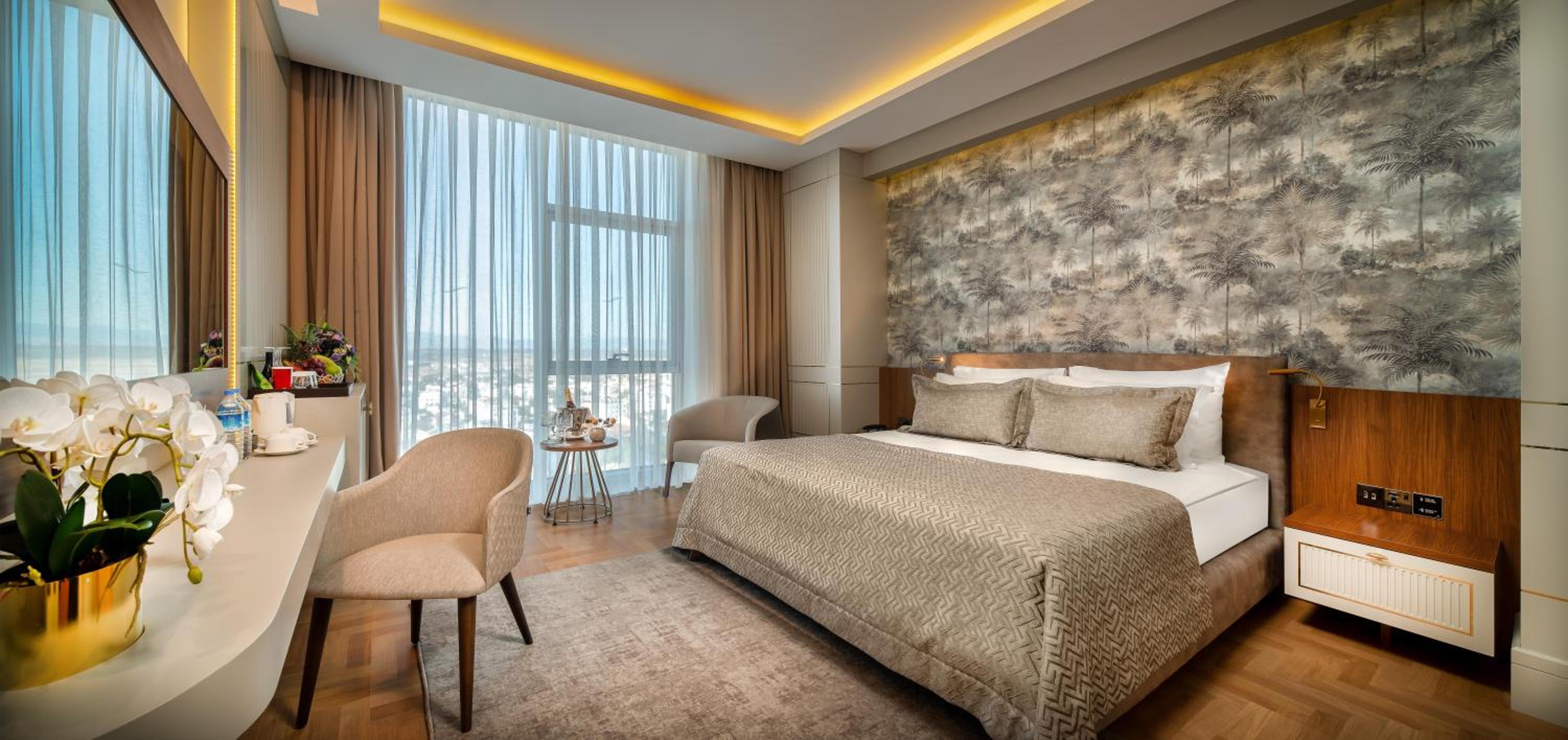 hampton inn and suites cincinnati union center