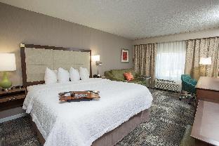 hampton inn and suites cincinnati union center