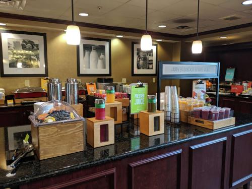 hampton inn and suites cincinnati union center