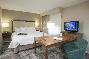 hampton inn and suites cincinnati union center