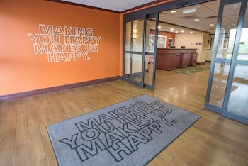 hampton inn and suites cincinnati union center