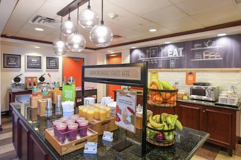 hampton inn and suites cincinnati union center