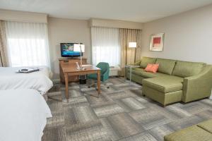 hampton inn and suites cincinnati union center