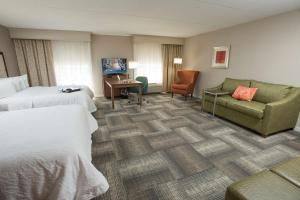 hampton inn and suites cincinnati union center