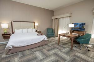 hampton inn and suites cincinnati union center