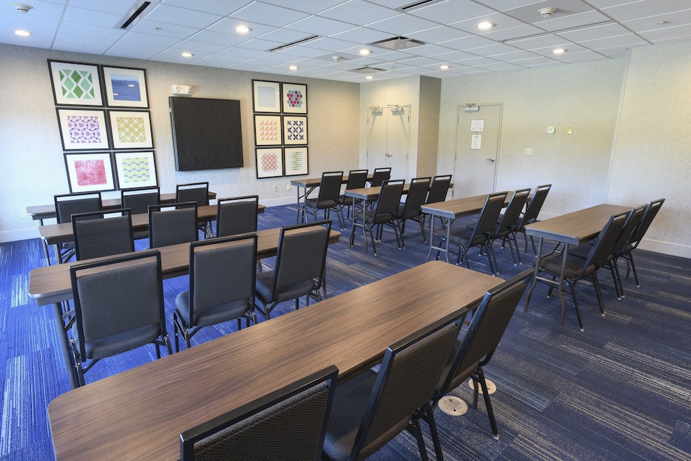 holiday inn express hotel and suites richwood cincinnati south by ihg