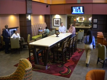 Hampton Inn & Suites Cincinnati/Uptown-University Area,Cincinnati>>Bellevue,3 star