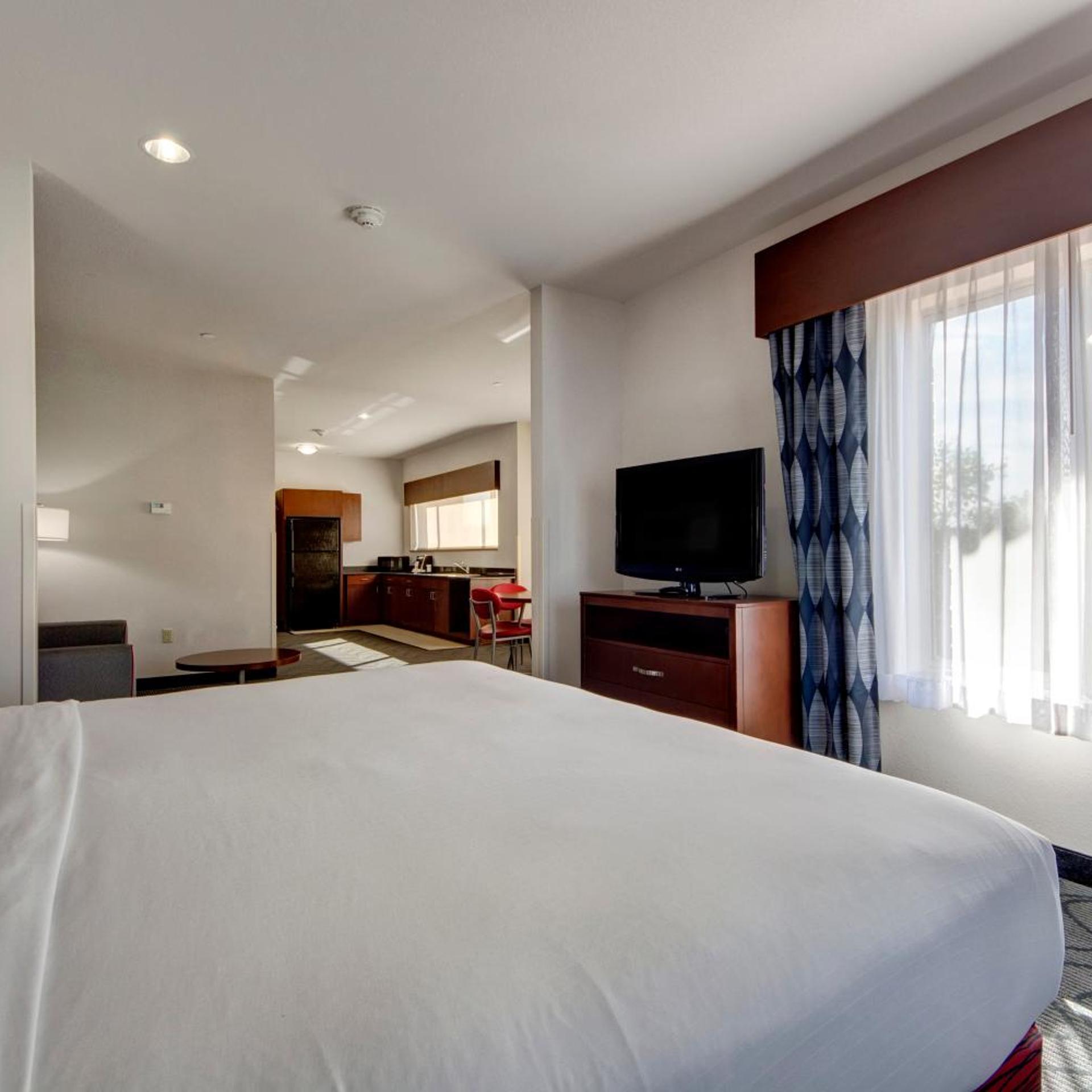 holiday inn express and suites oklahoma city north by ihg