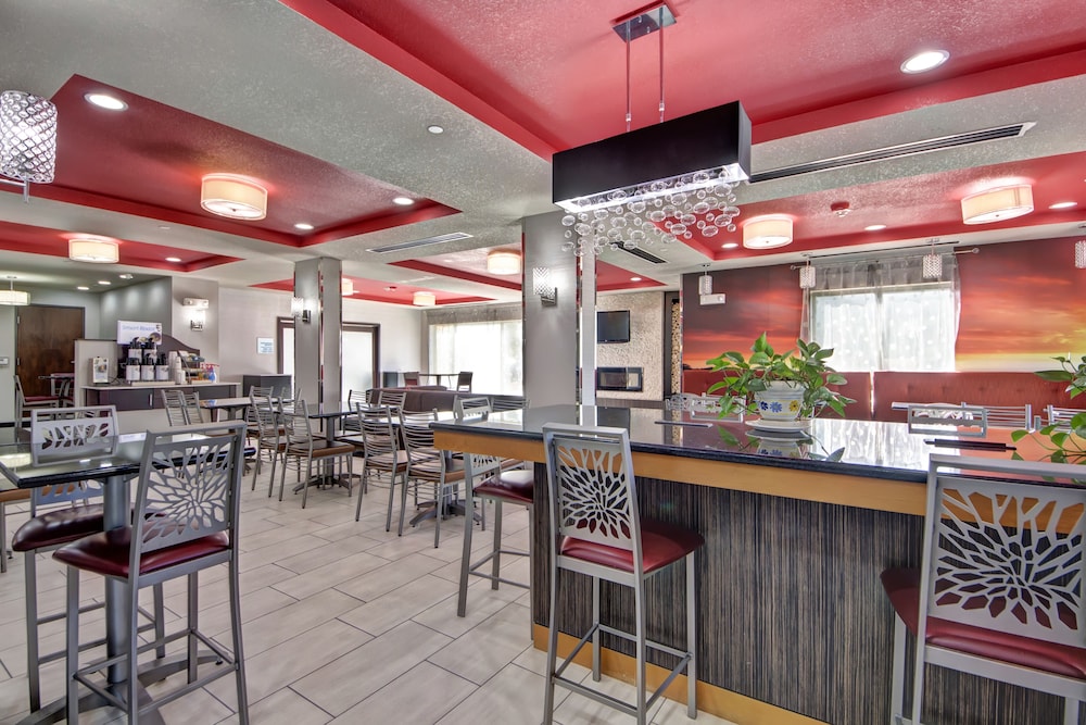 holiday inn express and suites oklahoma city north by ihg