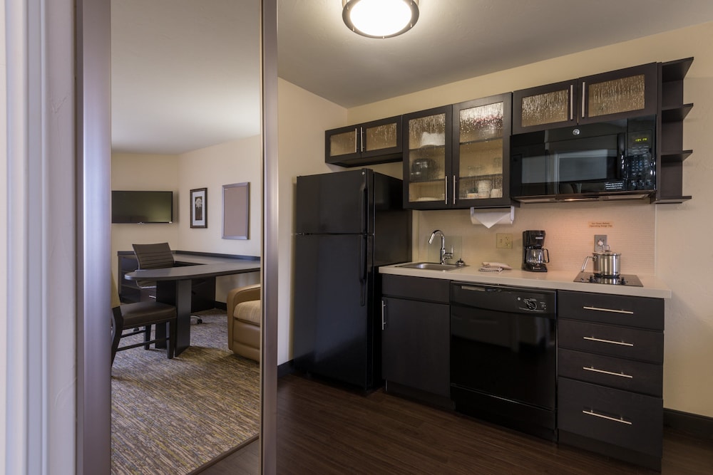candlewood suites midwest city by ihg