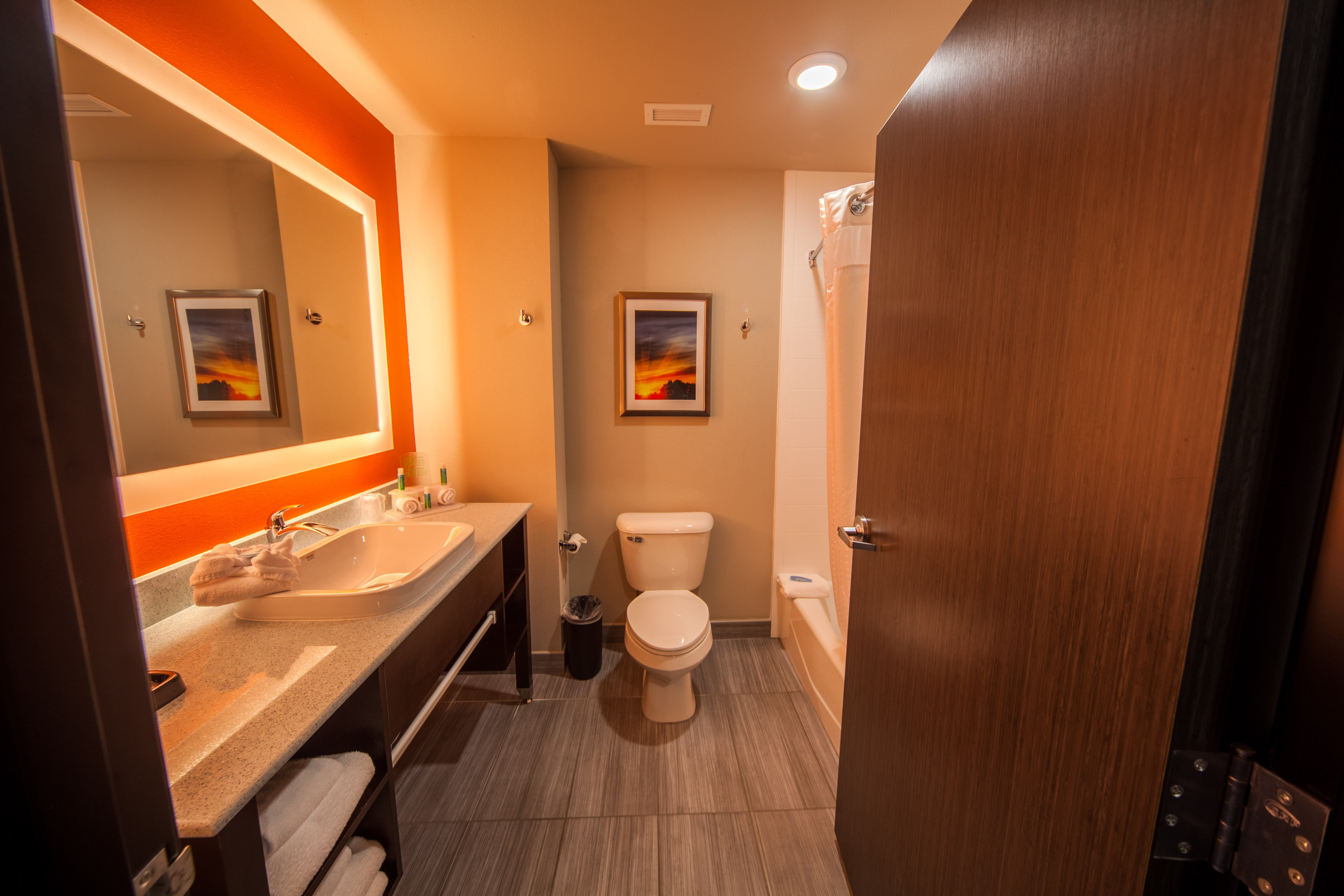 holiday inn express and suites oklahoma city southeast by ihg