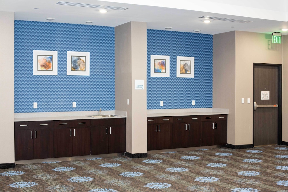holiday inn express and suites oklahoma city southeast by ihg