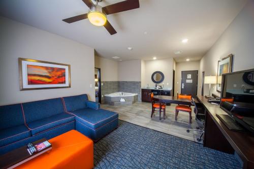 holiday inn express and suites oklahoma city southeast by ihg