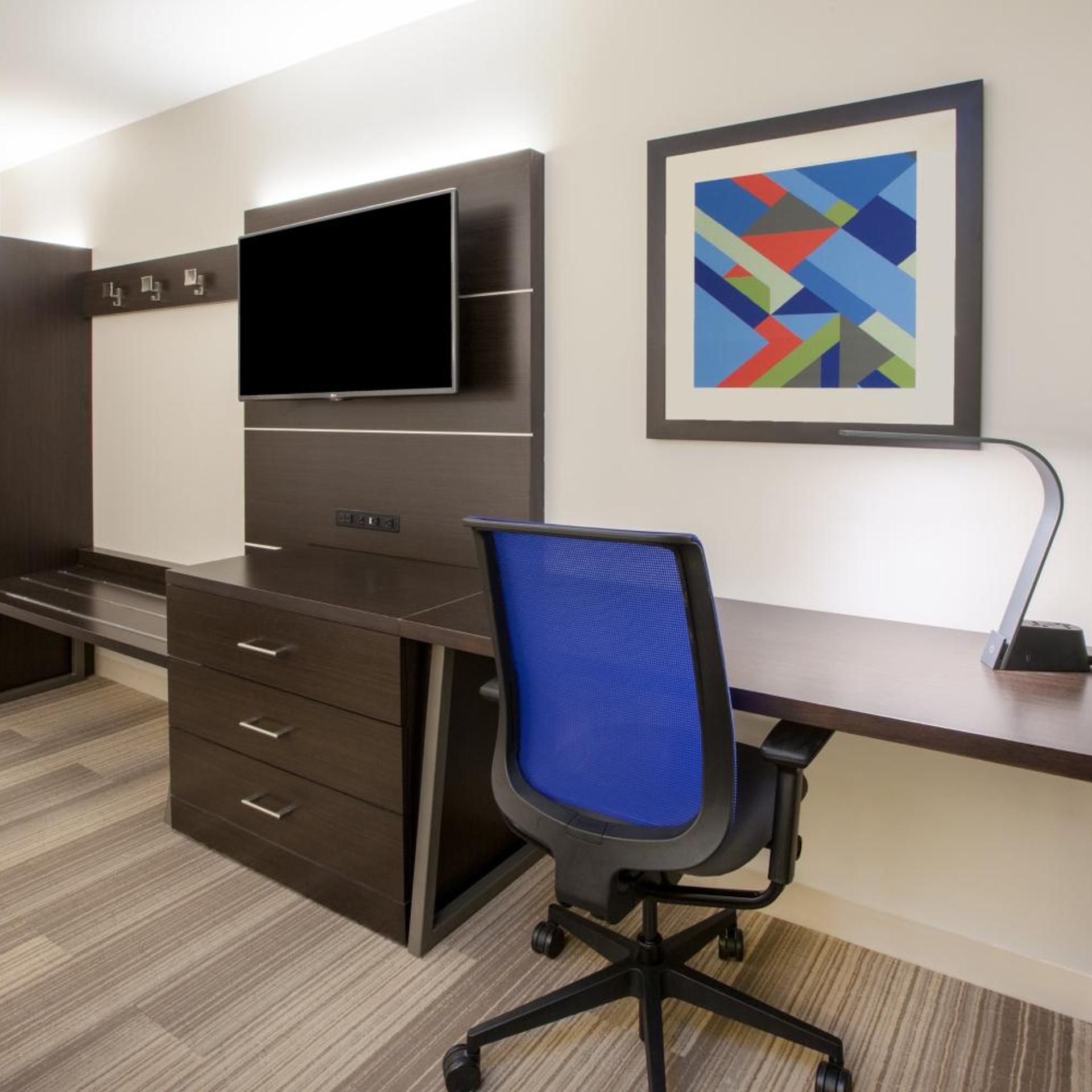 holiday inn express and suites yukon by ihg