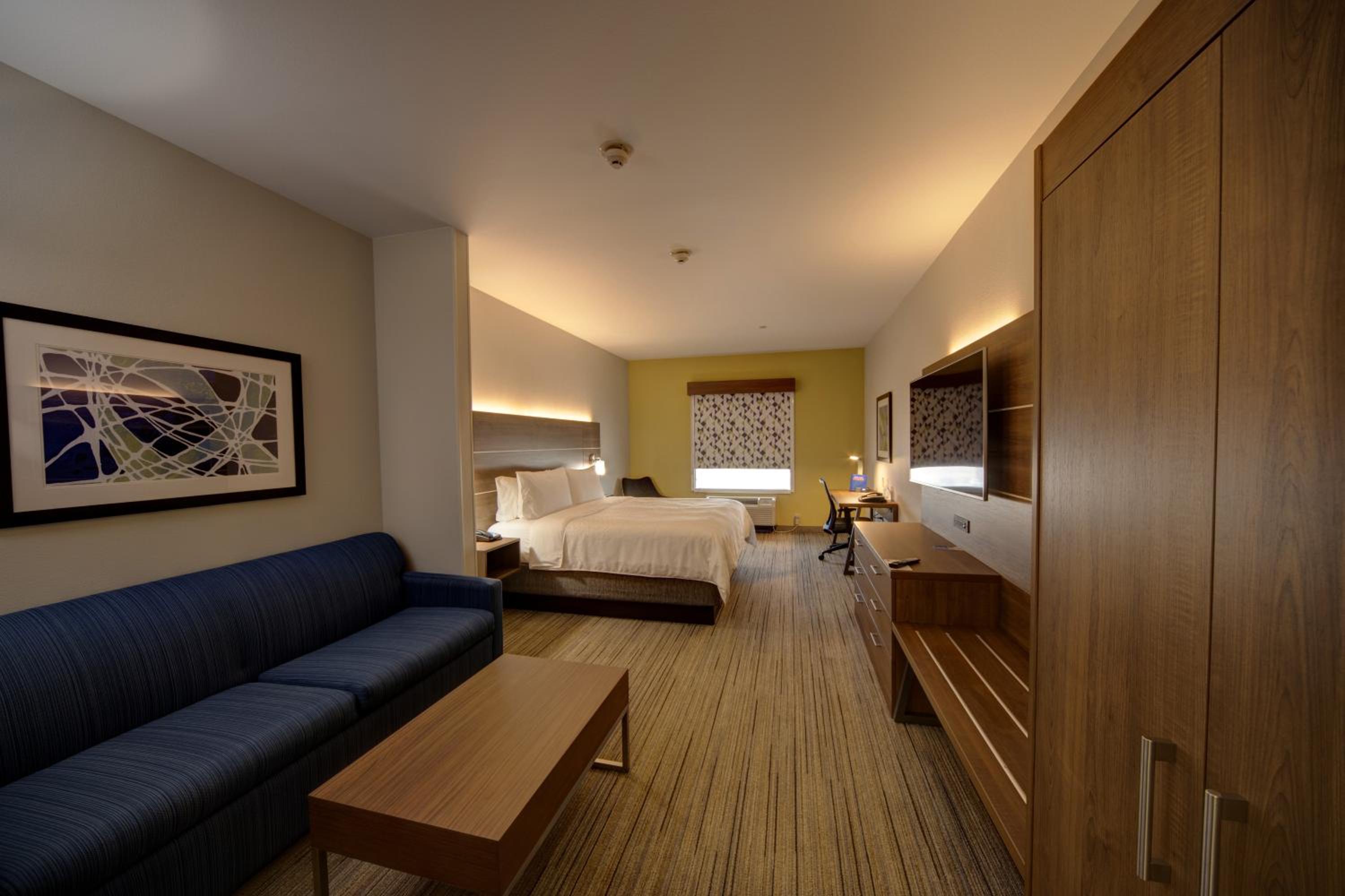 holiday inn express and suites yukon by ihg