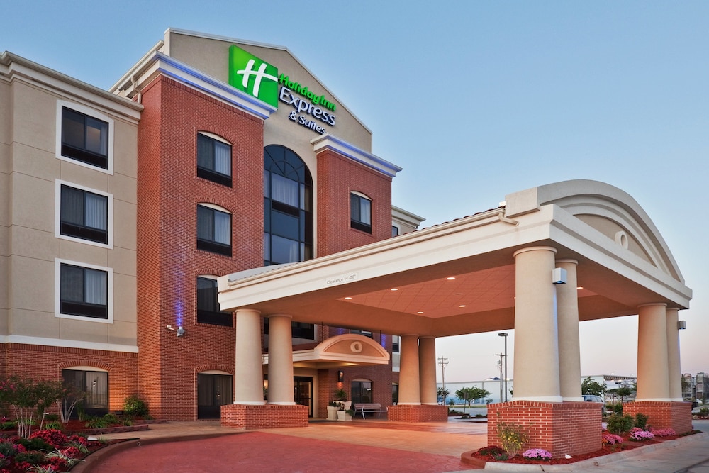 holiday inn express and suites yukon by ihg