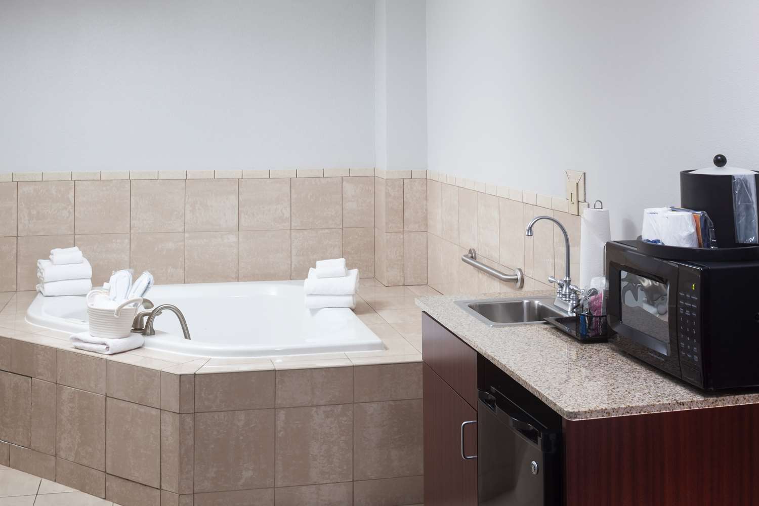 hampton inn and suites oklahoma city bricktown