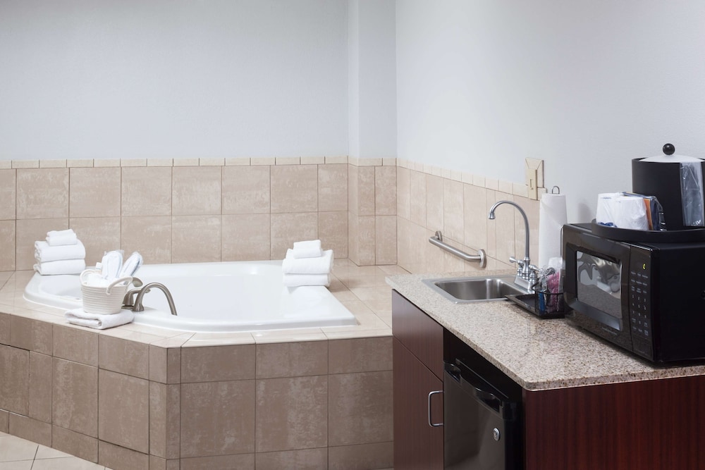 hampton inn and suites oklahoma city bricktown