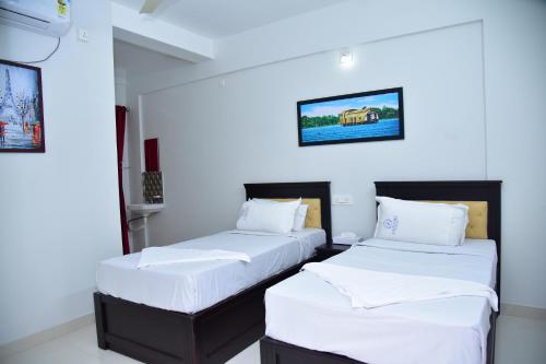Dreamz Residency,Sree Eight - Manthara Road, Press Mukku, Edava,3 star