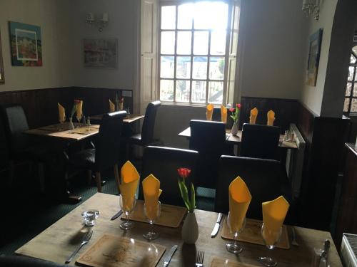 white hart hotel