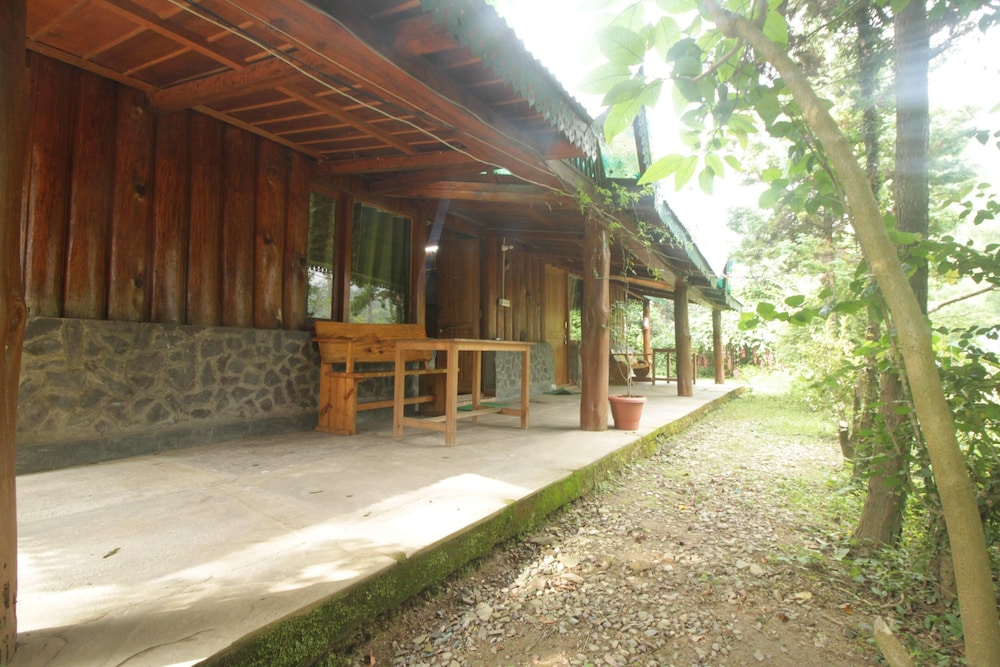 birders den eco friendly resort
