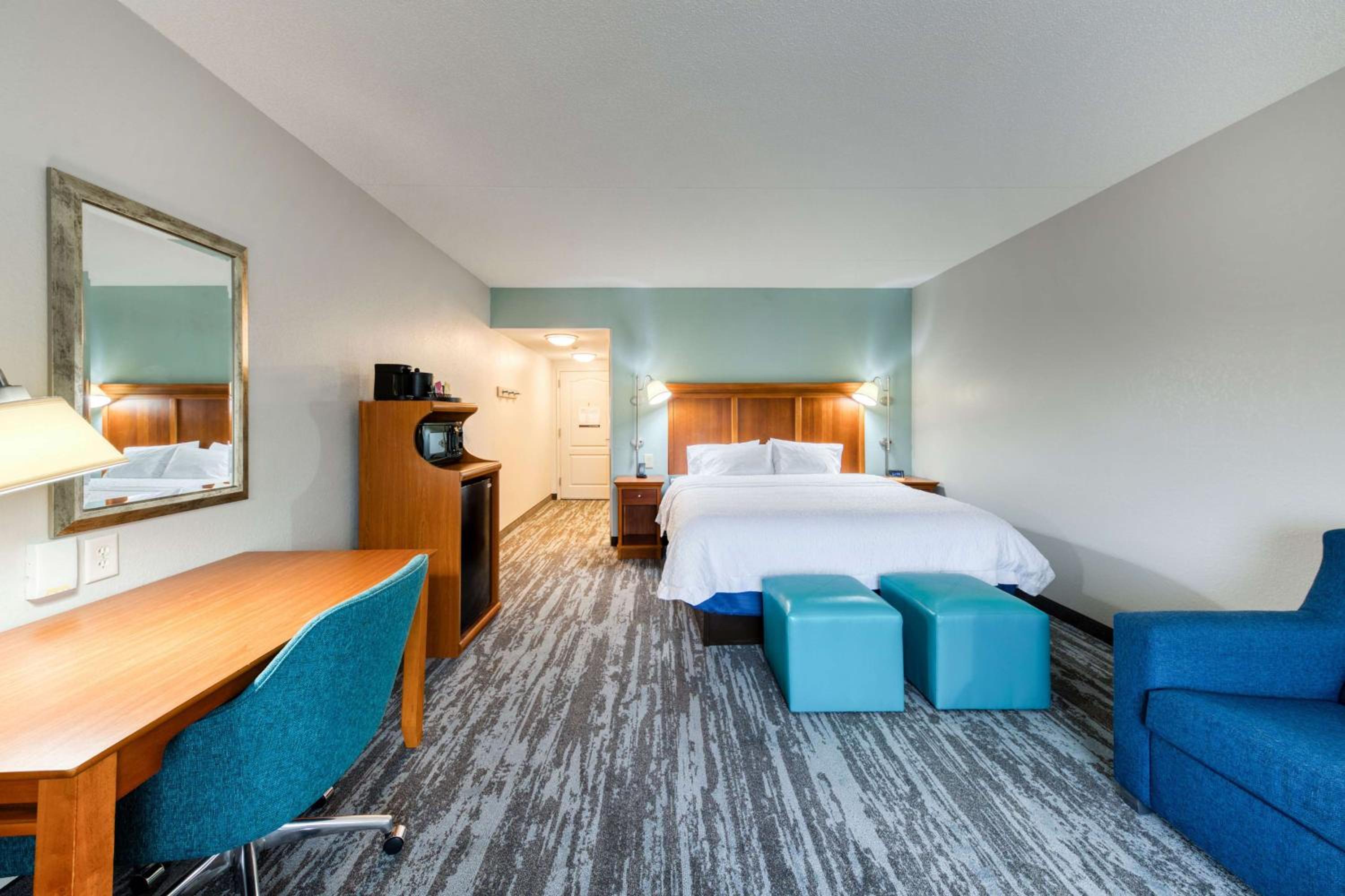 hampton inn wilmington university area smith creek station