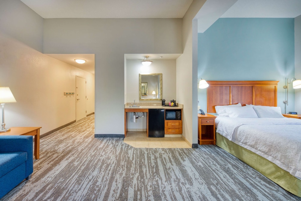 hampton inn wilmington university area smith creek station