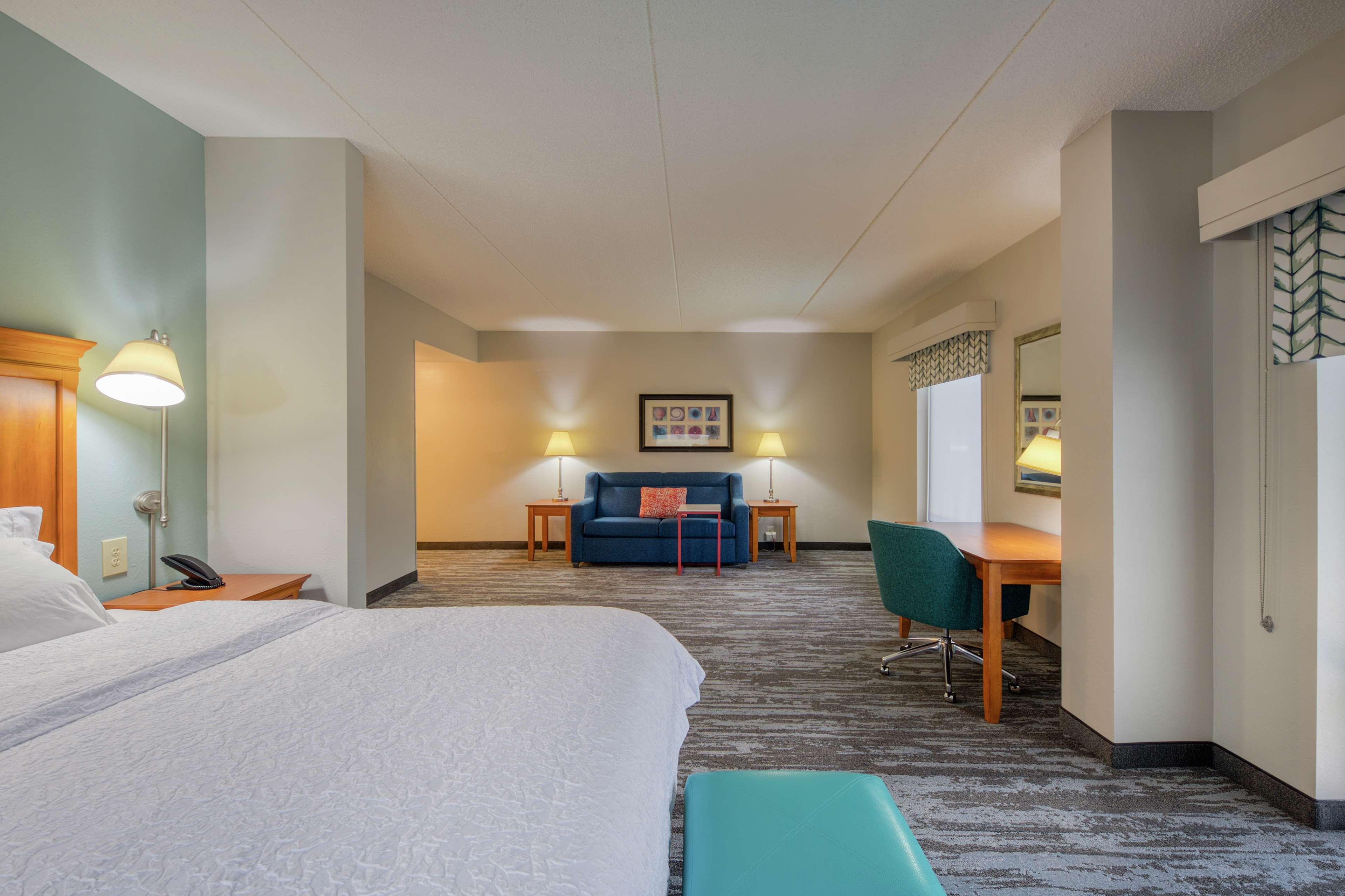 hampton inn wilmington university area smith creek station