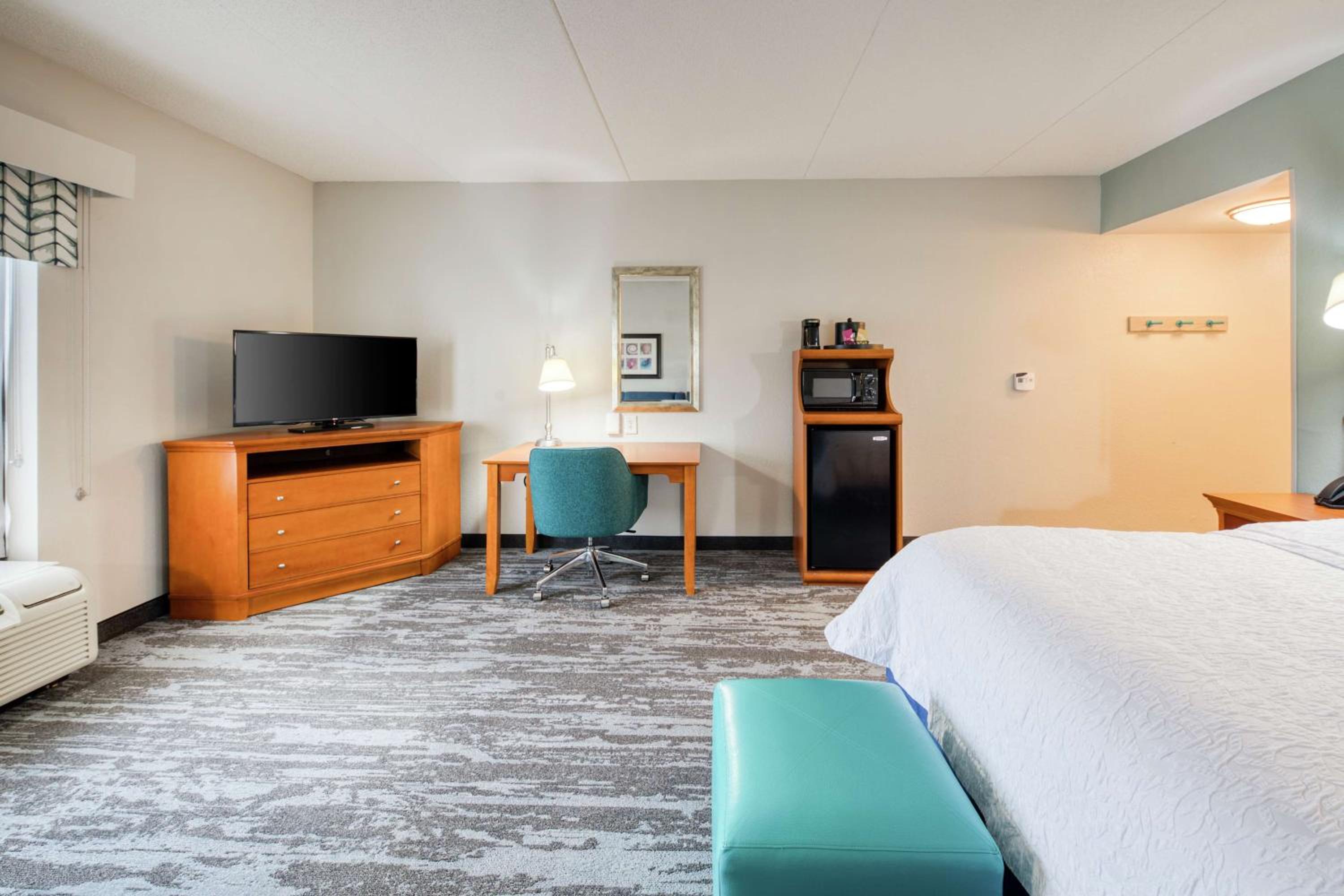 hampton inn wilmington university area smith creek station