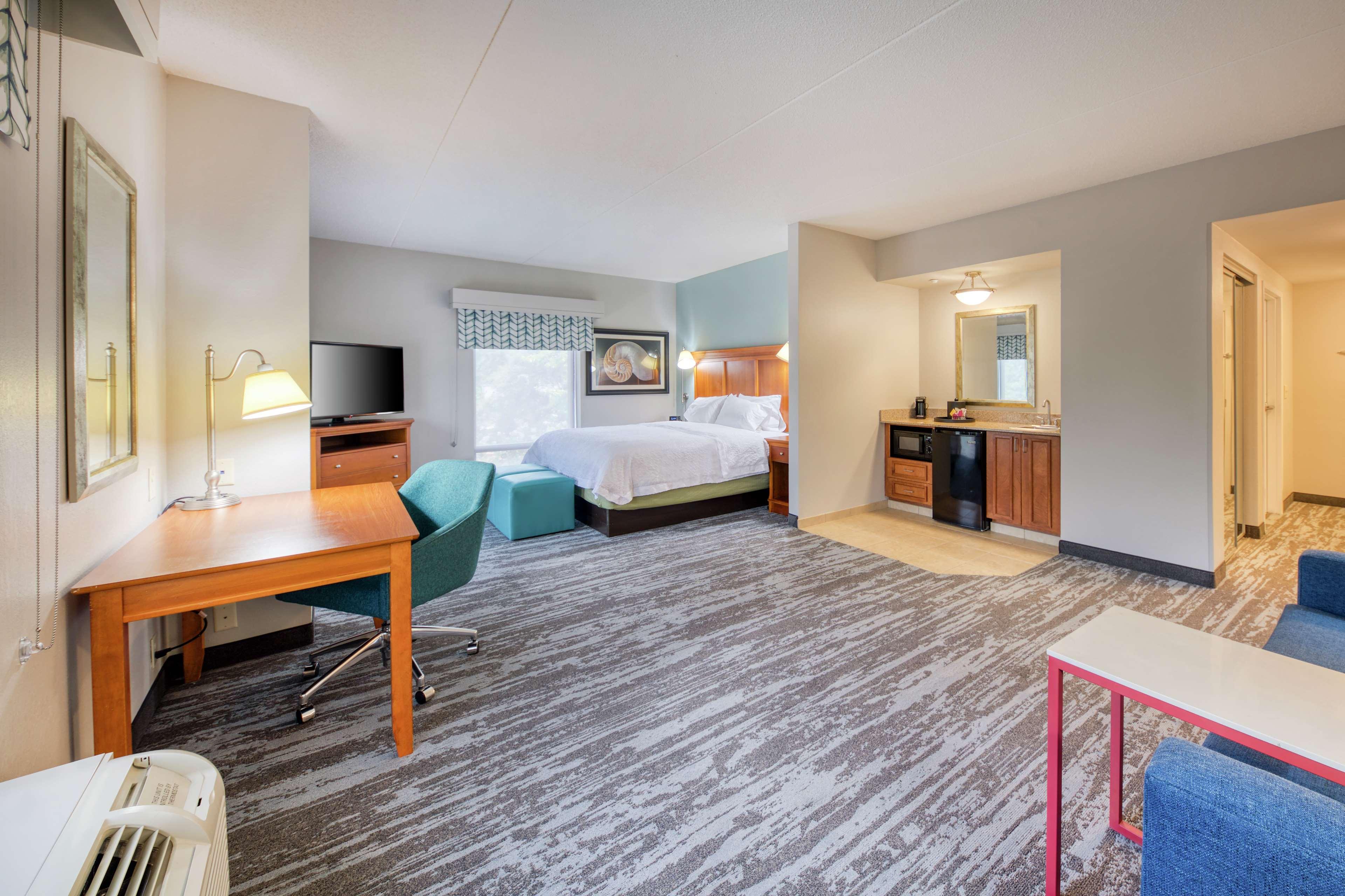 hampton inn wilmington university area smith creek station