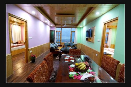 lotus cottages manali