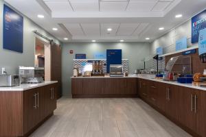 holiday inn express hotel and suites seabrook by ihg