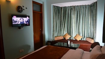 hotel majestic oak bush
