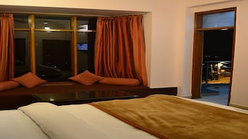 hotel majestic oak bush
