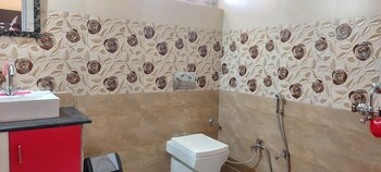 lakebreeze by sunrise