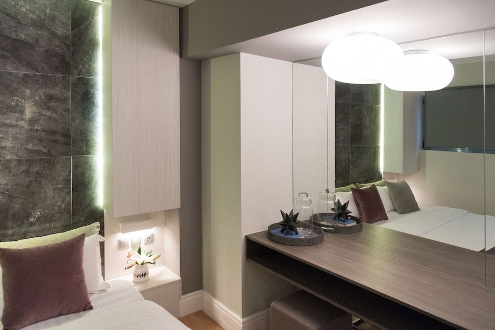 47 luxury suites