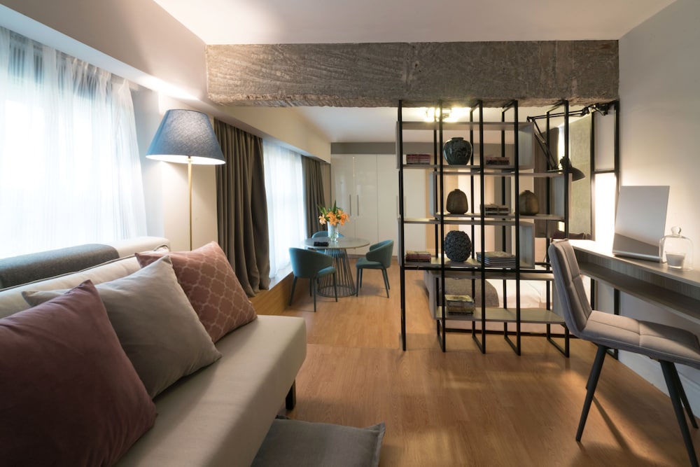 47 luxury suites