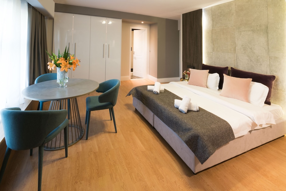 47 luxury suites