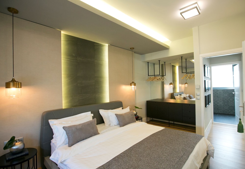 47 luxury suites