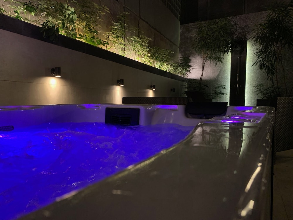 47 luxury suites