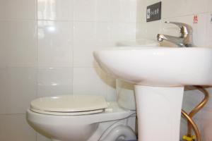 7days inn huquan street yangjiawan subway station