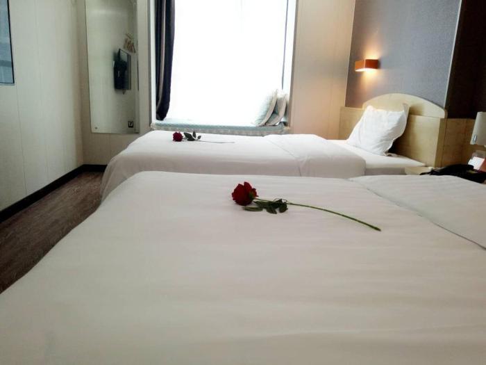 7days inn huquan street yangjiawan subway station