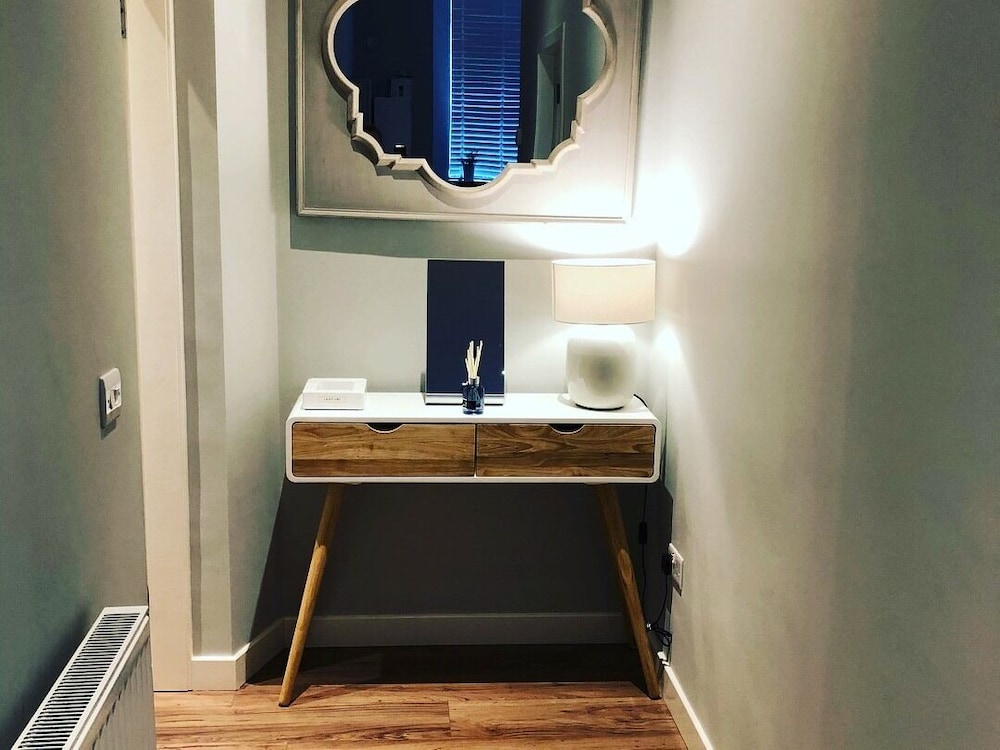 the lane apartment