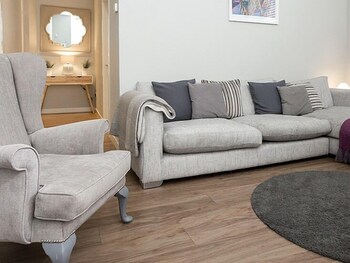 the lane apartment