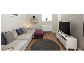 the lane apartment