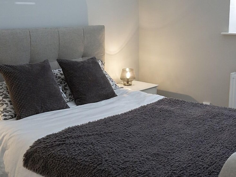 the lane apartment