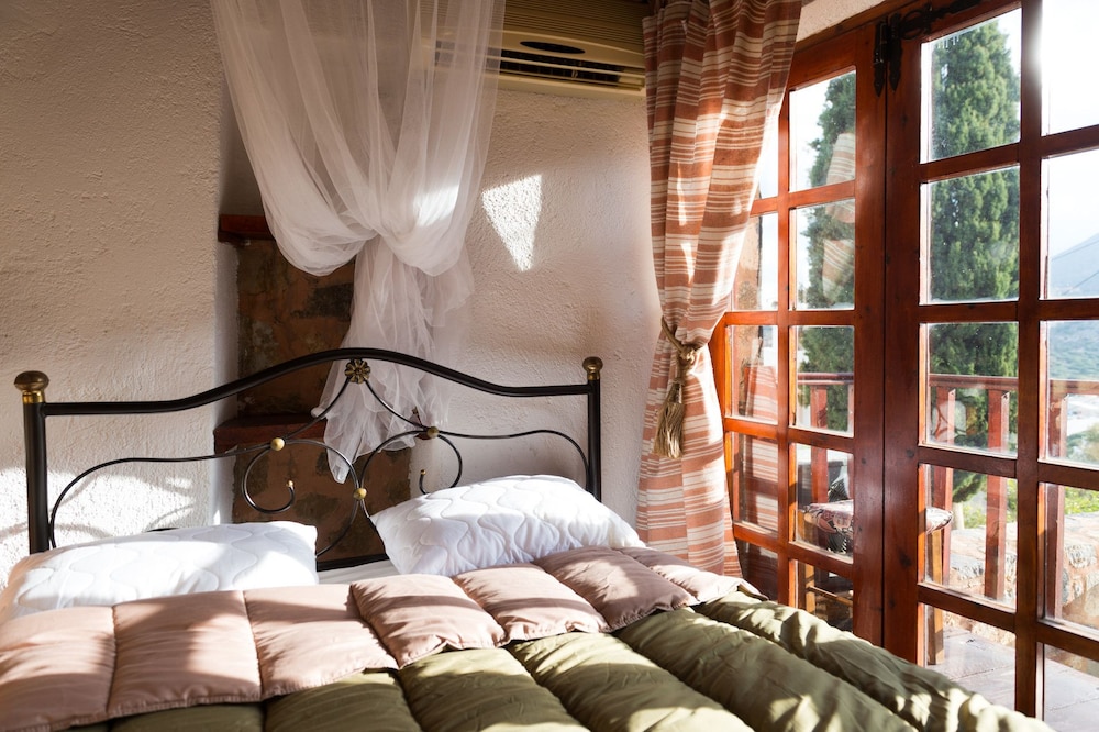 traditional homes of crete