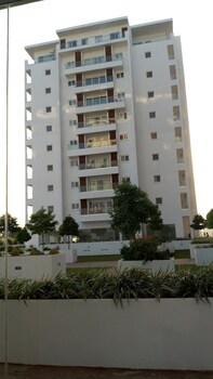 luxury studio apartment at the gallery