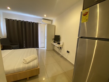 luxury studio apartment at the gallery